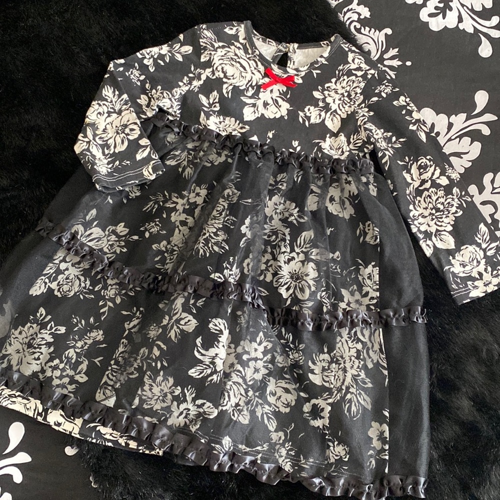 Darling lil one wearing a Tralala dress🤗